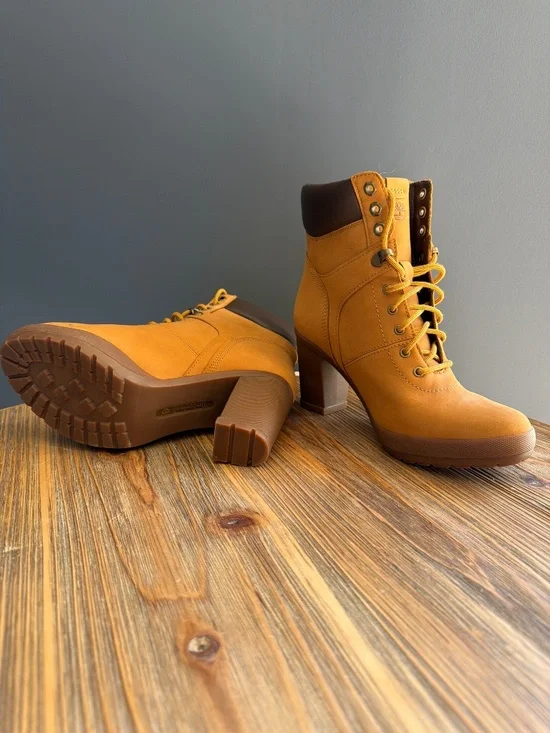 Timberland Heeled Boots - Picture 3 of 3